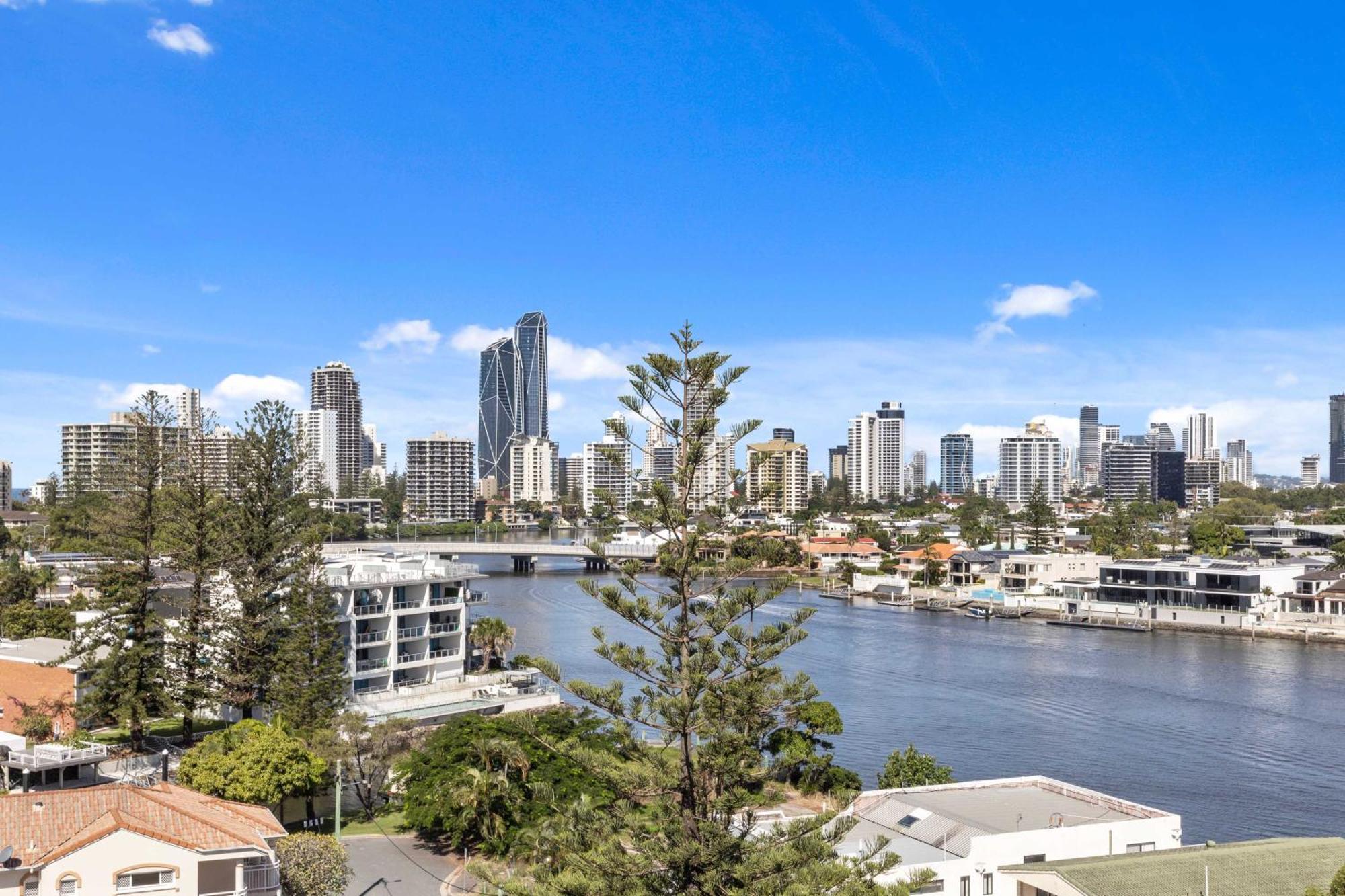 Peninsular Gold Coast Aparthotel Bilik gambar